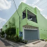 RedDoorz @ Kartohardjo Madiun