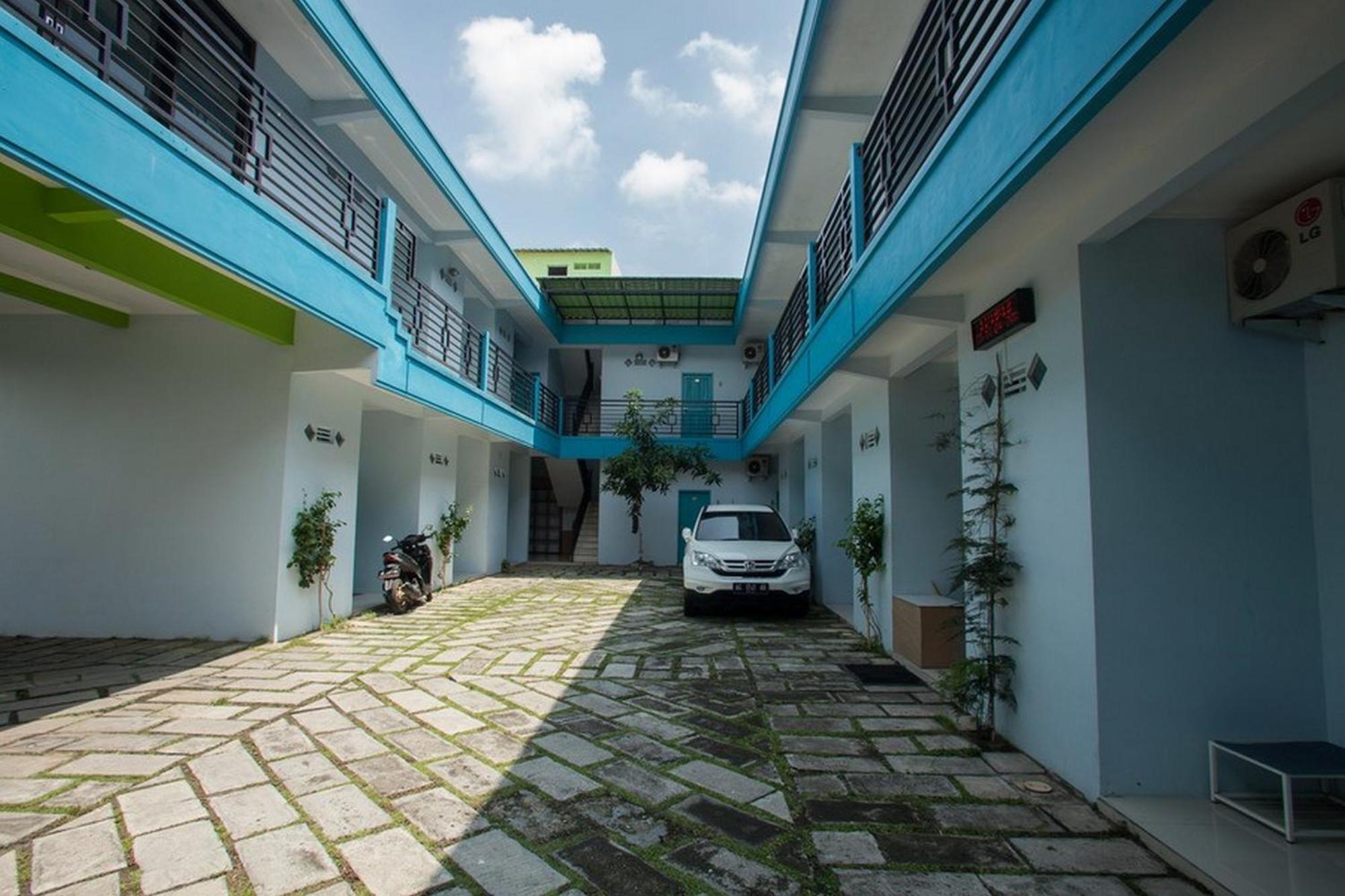 Wisma tamu Reddoorz @ Kartohardjo 2*